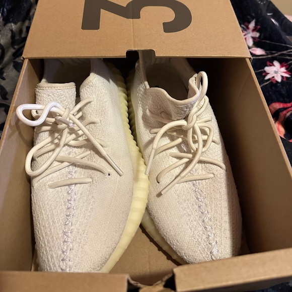 AUTHENTIC. Yeezy boost 350 v2 cream white, size 7.5 - Picture 3 of 16